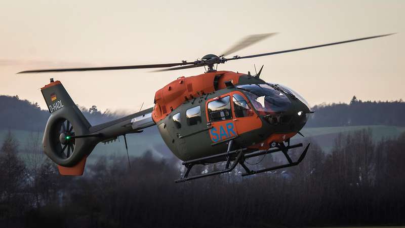 Der H145 von Airbus Helicopters ist die neue Basis für den Leichten Unterstützungshubschrauber (LUH 145) für den Such- und Rettungsdienst des Heeres
Bundeswehr/Maximilian Schulz
